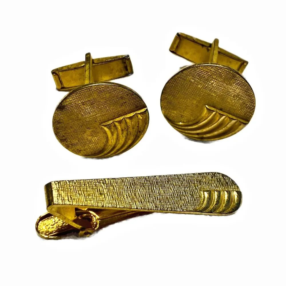 Vintage Mid Century Men’s jewelry Set Cufflinks & Matching Tie Bar Gold Rounds